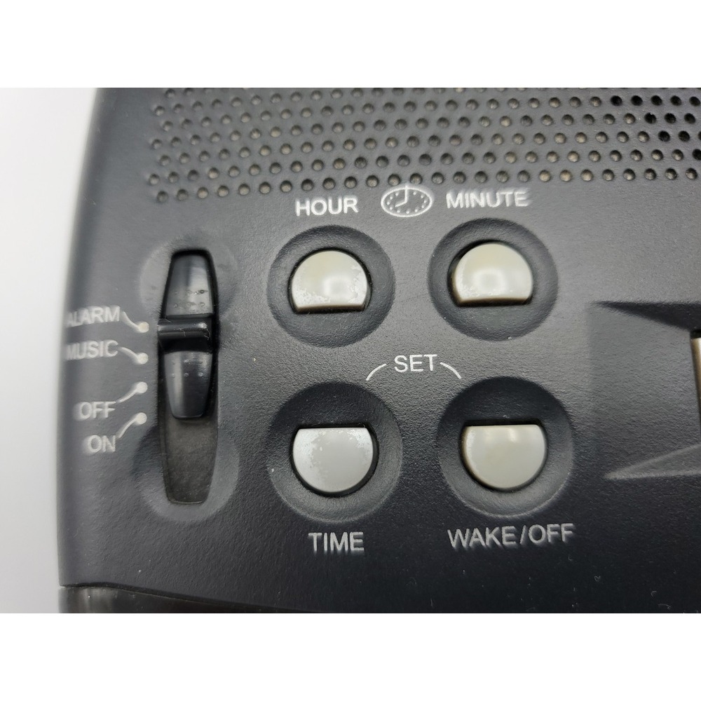 Vintage GE 7-4836B AM/FM Digital Alarm Clock Radio Snooze  Black Green LED Retro - Picture 8 of 16